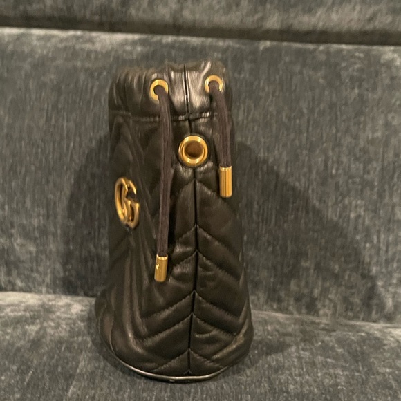 Authentic Gucci mini bucket bag- missing the chain. - Picture 2 of 6